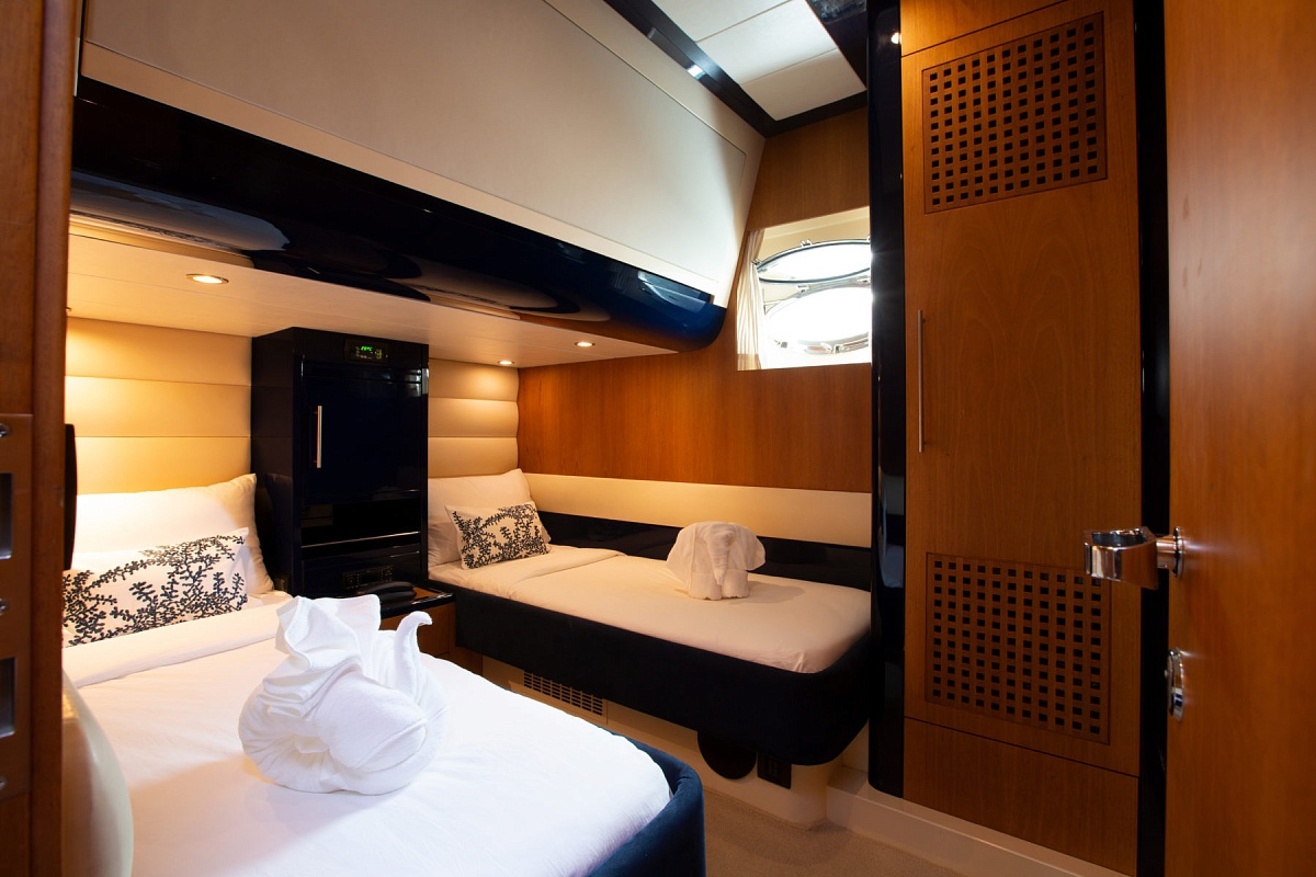 Аренда яхты Riva 70 Dolce Vita Aria Blue на Пхукете
